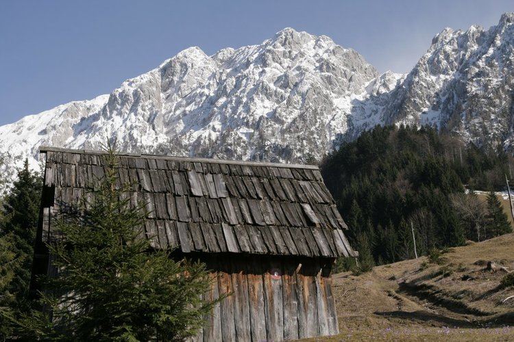 Storžič Lodge Stori Mountain Hostel Planinski dom pod Storiem Visit Tri