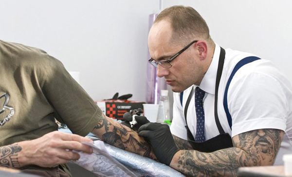Stéphane Chaudesaigues Discover our tattoo studio in Paris La Bte Humaine
