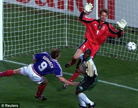 Stéphane Guivarc'h Stephane Guivarc39h hits back after we name the Newcastle and Rangers