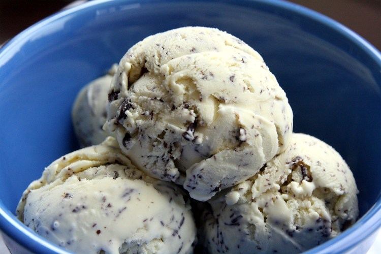 Stracciatella (ice cream) CMV Stracciatella is completely overrated as an ice cream flavour