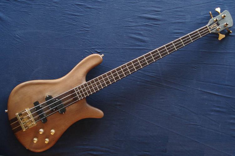Streamer Bass