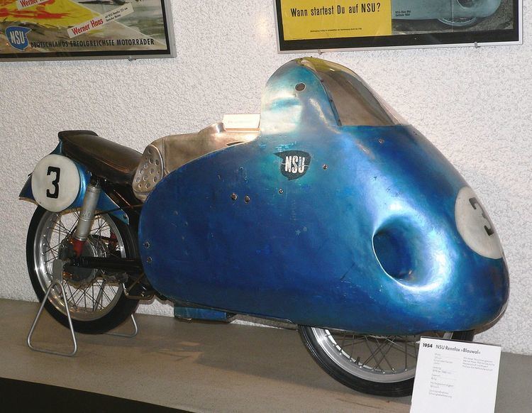 Streamlined motorcycle