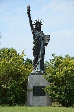 Strengthen the Arm of Liberty Monument (Pine Bluff, Arkansas) httpsuploadwikimediaorgwikipediacommonsthu