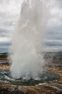 Strokkur httpsuploadwikimediaorgwikipediacommonsthu