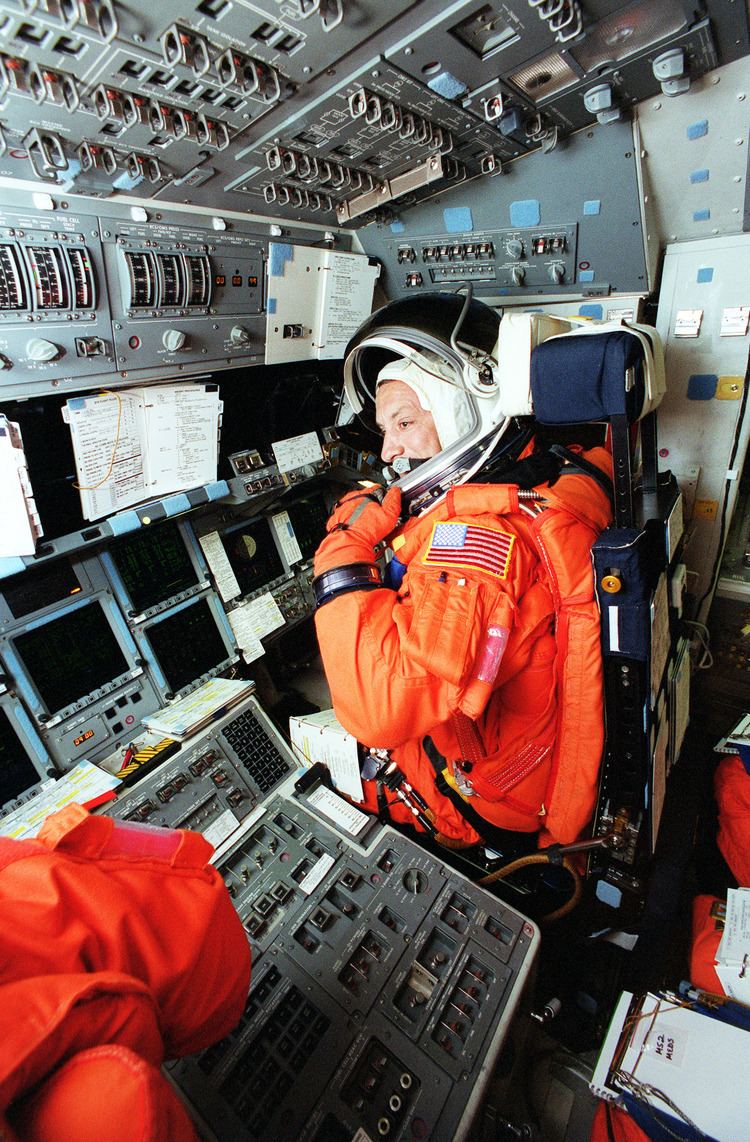 STS-104 STS104 KSC01PP1223 STS104 Pilot Hobaugh inside Atlantis for