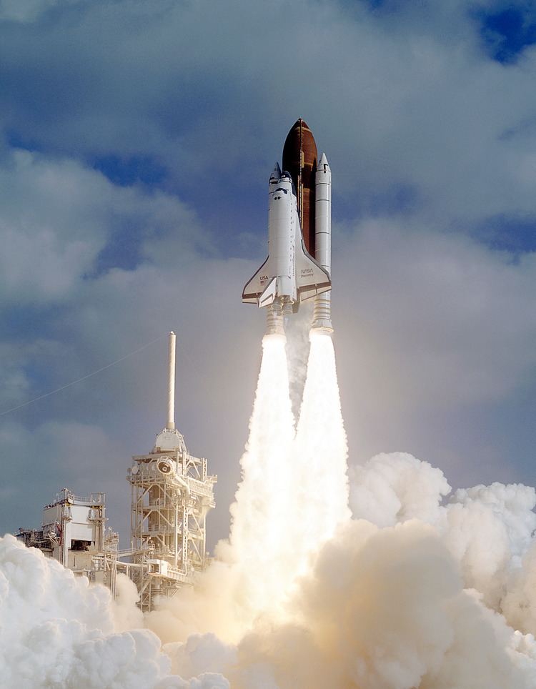 STS-31 FileLiftoff STS31jpg Wikimedia Commons