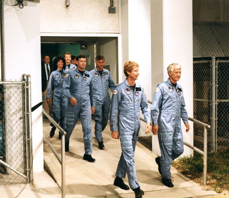 STS-41-D Crew STS41D walkout