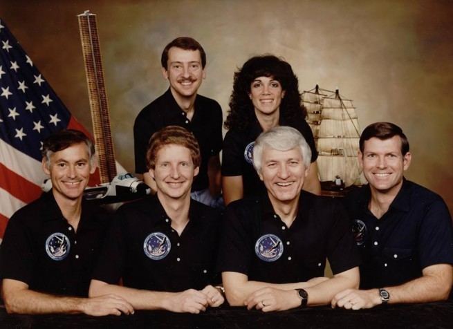 STS-41-D Former NASA astronaut Hank Hartsfield dies from complications