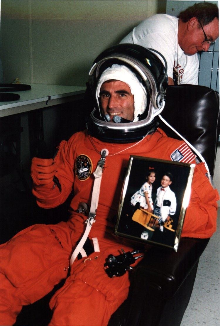 STS-67 STS67 KSC Electronic Photo File