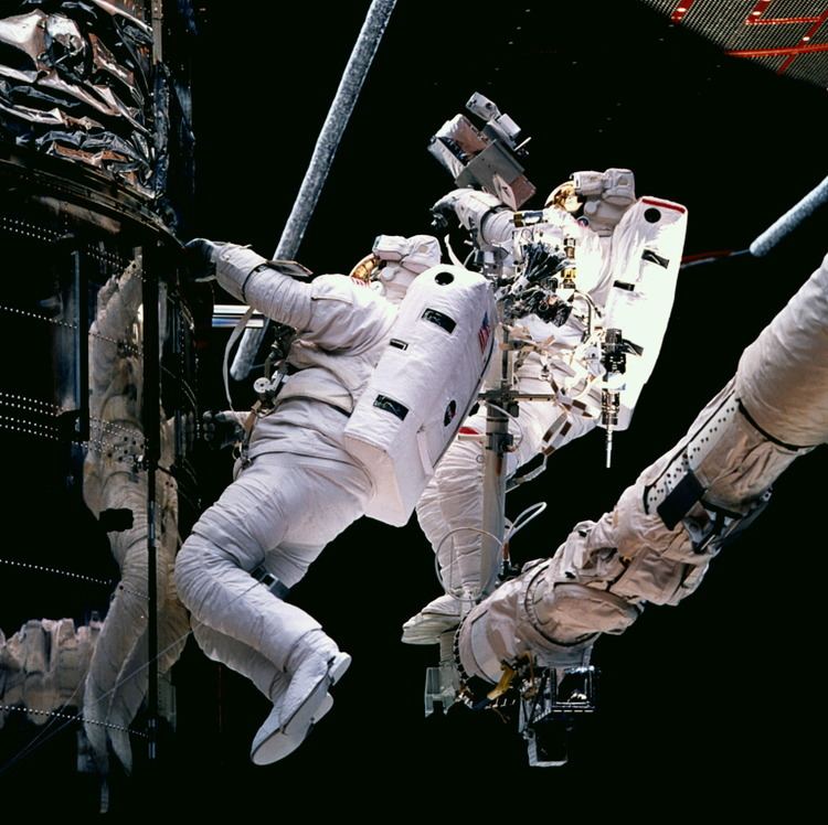 STS-82 STS82 Hubble Servicing Mission NASA