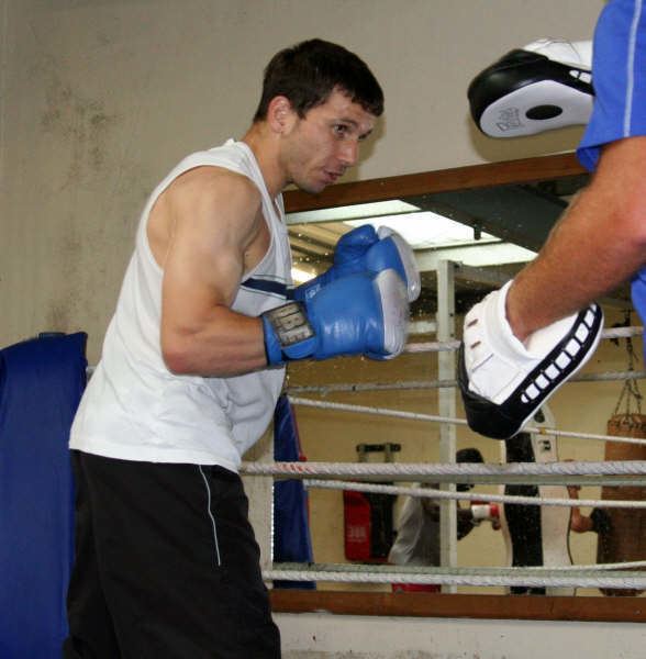 Stuart Elwell Boxing Stuart Elwell Looking Razor Sharp Ahead Of Ted Bami Clash