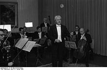 Stuttgart Chamber Orchestra httpsuploadwikimediaorgwikipediacommonsthu