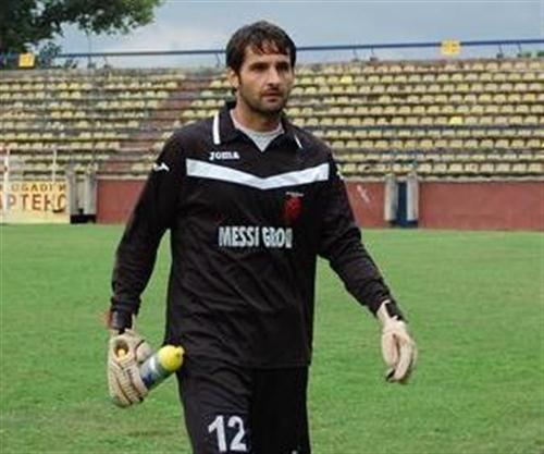 Suat Zendeli Suat Zendeli transfered at FC Renoa FC Renova MacedoniaKF