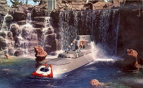 Submarine Voyage Disney Extinct Attractions Disneyland39s Submarine Voyage