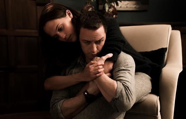 Submergence (film) First Look James McAvoy and Alicia Vikander in 39Submergence39 News