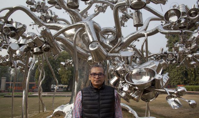 Subodh Gupta REVIEW Subodh Gupta39s Everything is Inside BLOUIN ARTINFO