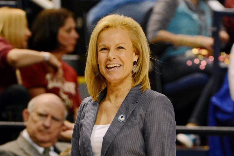 Sue Semrau Womens Basketball Coach Sue Semrau Signs Extension Through 2020