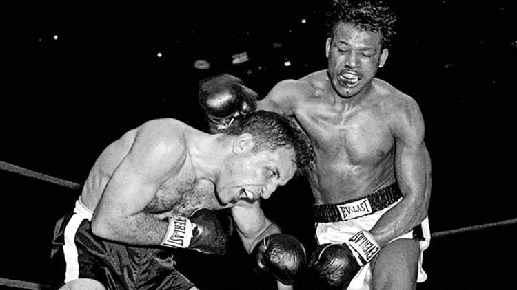 Sugar Ray Robinson On This Day Sugar Ray Robinson wins the St Valentines Day Massacre