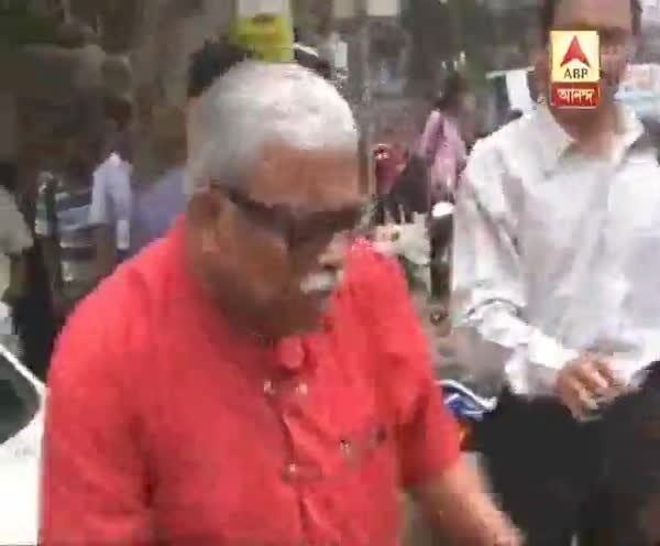 Sugata Marjit VC of CU Sugata Marjit manhandled by section of agitating student at