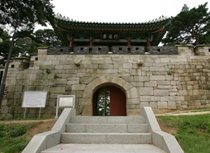 Sukjeongmun Sukjeongmun Gate Tours Visit Seoul The Official Travel Guide