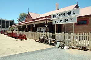 Sulphide Street railway station httpsuploadwikimediaorgwikipediacommonsthu