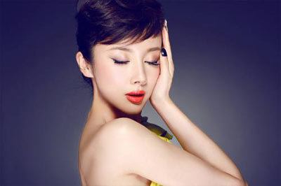 Sun Feifei (actress) Sun Feifei Photo Shoot Reveals a Chinese Audrey Hepburn