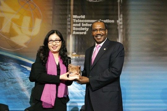 Sun Yafang Sun Yafang World Telecommunication and Information Society Award