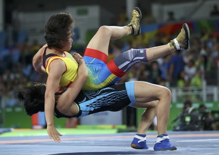 Sun Yanan Sun Yanan wins freestyle wrestling bronze2 Chinadailycomcn