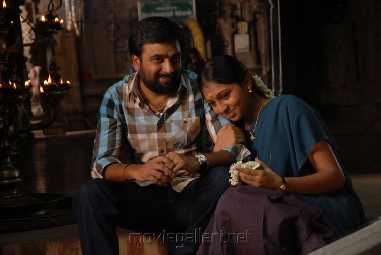 Sundarapandian Lakshmi Menon and Sasi kumar in Sundarapandian Movie Veethi