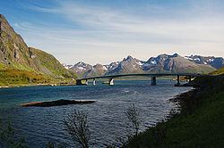 Sundklakkstraumen Bridge httpsuploadwikimediaorgwikipediacommonsthu