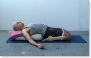 Supta Virasana wwwyogaartandsciencecomposesrestpossuptavira