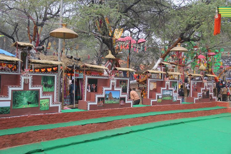 Surajkund At a glance Surajkund International Crafts Mela Faridabad