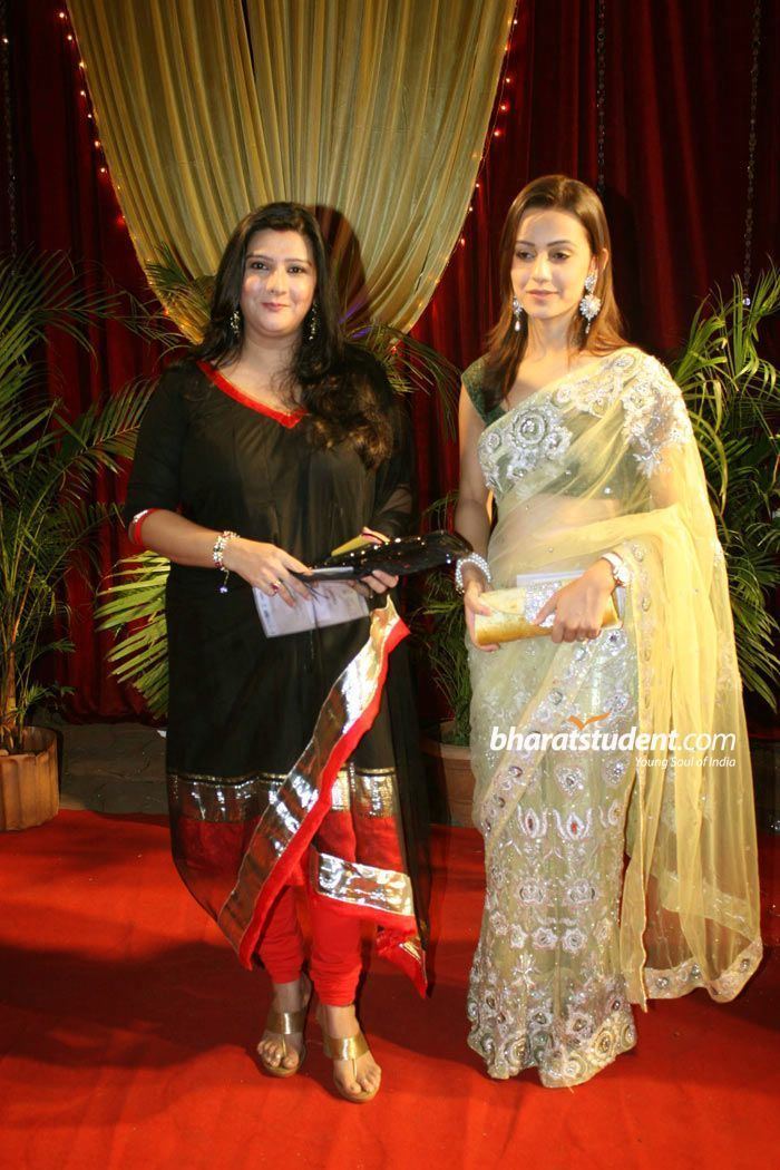 Surbhi Javeri Vyas Surbhi Zaveri Vyas amp Esha KansaraITA Awards 2011 Photo Gallery ITA
