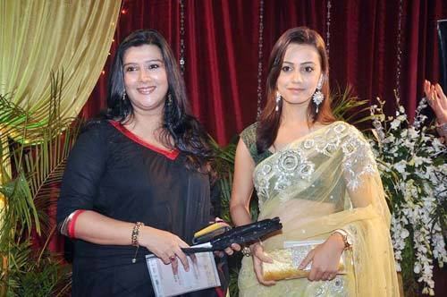 Surbhi Javeri Vyas Celebs at ITA awards 2011 Photo27 India Today