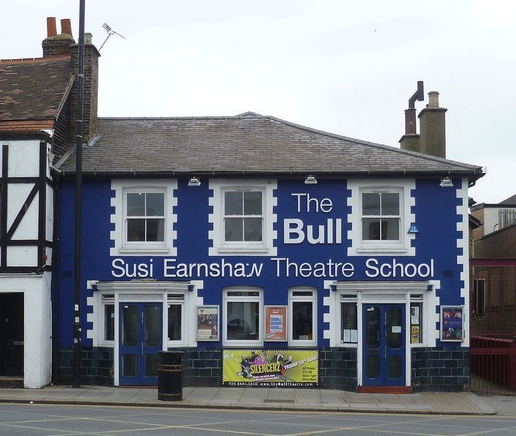 Susi Earnshaw Theatre School
