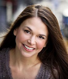 Sutton Foster httpsuploadwikimediaorgwikipediacommonsthu