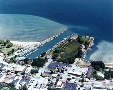 Suttons Bay, Michigan wwwmichigandnrcomPUBLICATIONSPDFSHarborsSutt