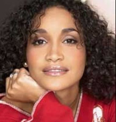 Suzanna Lubrano Does Cape Verdean singer Suzanna Lubrano resemble Jennifer
