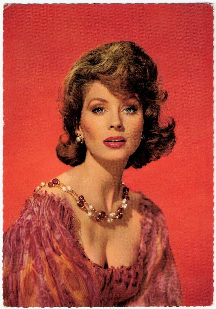 Suzy Parker Suzy Parker Biography Suzy Parker39s Famous Quotes