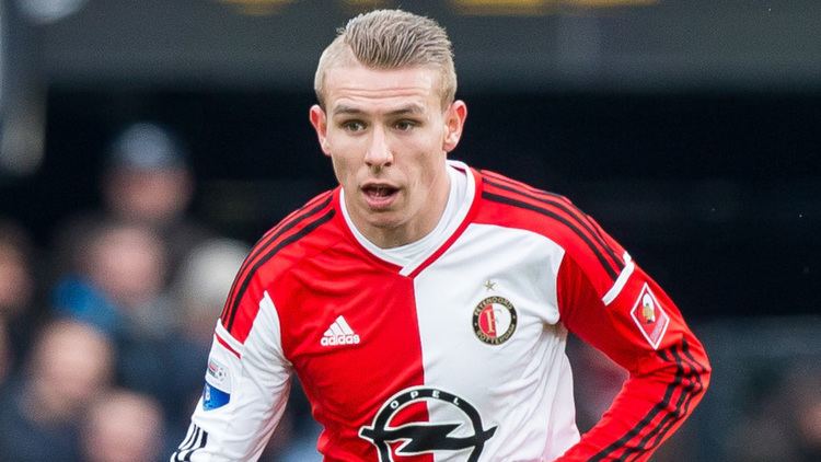 Sven van Beek Feyenoord verlengt contract met verdediger Van Beek NOS
