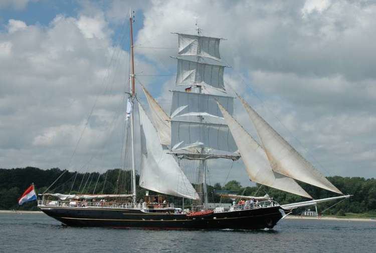Swan fan Makkum Swan fan Makkum ShipSpottingcom Ship Photos and Ship Tracker