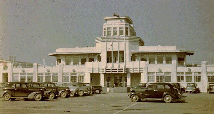Swan Island Municipal Airport httpsuploadwikimediaorgwikipediacommonsthu