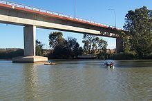 Swanport Bridge httpsuploadwikimediaorgwikipediacommonsthu