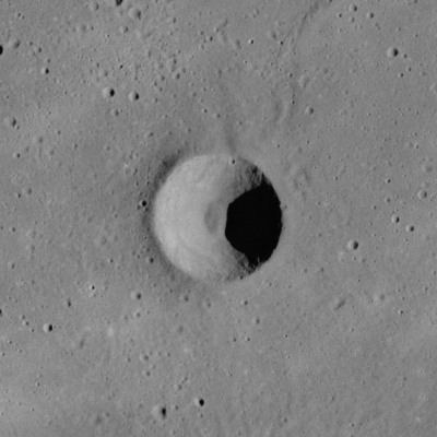 Swift (lunar crater)