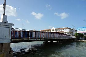 Swing Bridge (Belize) httpsuploadwikimediaorgwikipediacommonsthu