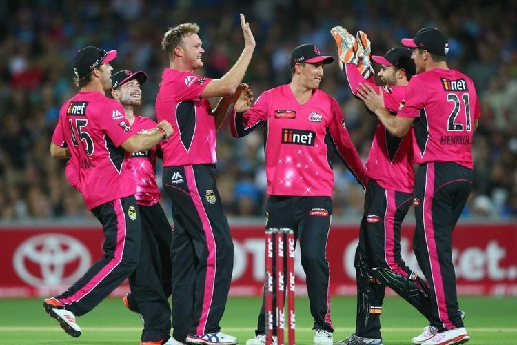 Sydney Sixers Sydney Sixers celebrate a Doug Bollinger wicket against Adelaide