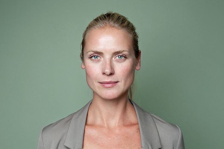 Synnøve Macody Lund wearing a gray coat