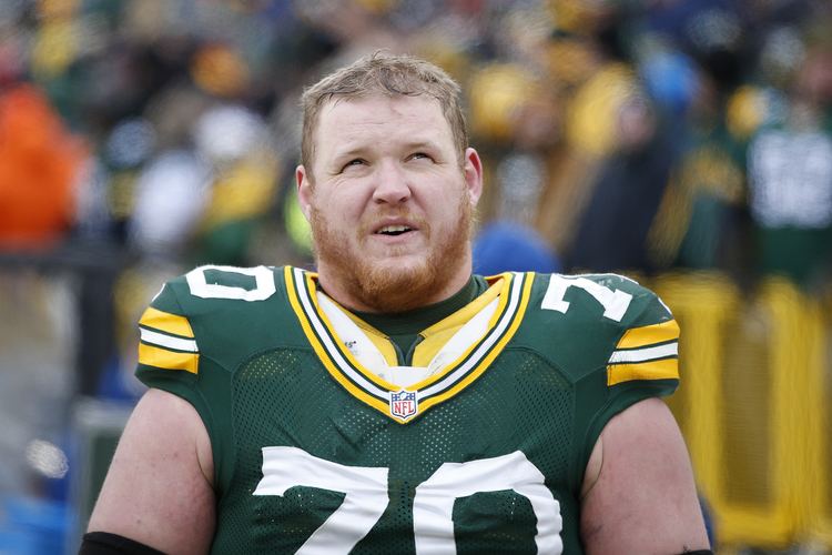 T. J. Lang LOOK Packers fan falls for TJ Lang lookalike