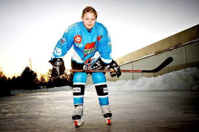 Taavi Vartiainen Olisiko Taavi Vartiainen ollut valmis hanskahommiin Stanley Cup