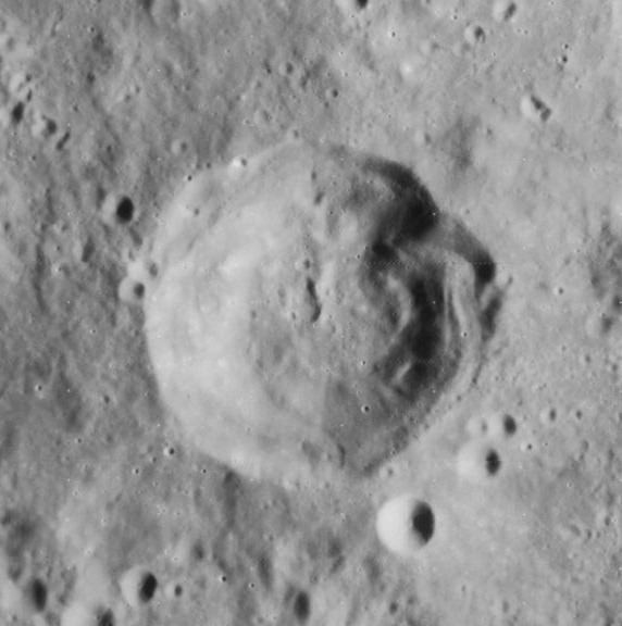Tacitus (crater)